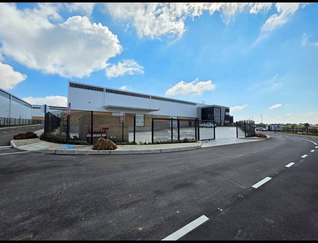 3,107M² WAREHOUSE TO LET IN AIRPORT PARK